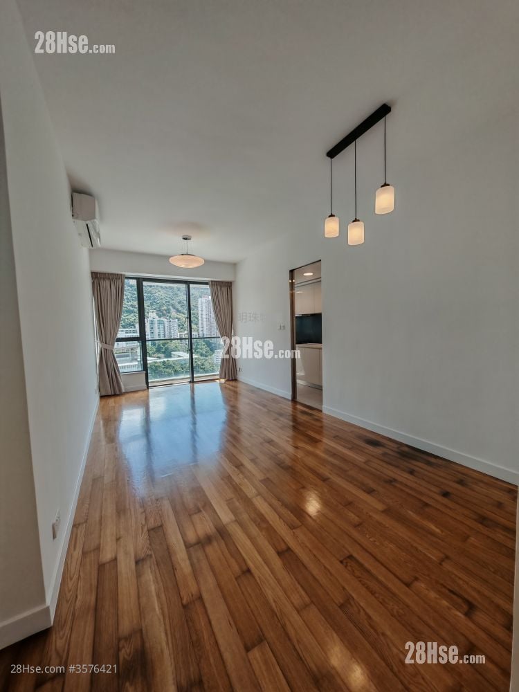 The Oakhill Rental 3 Bedrooms , 2 Bathrooms 875 ft²