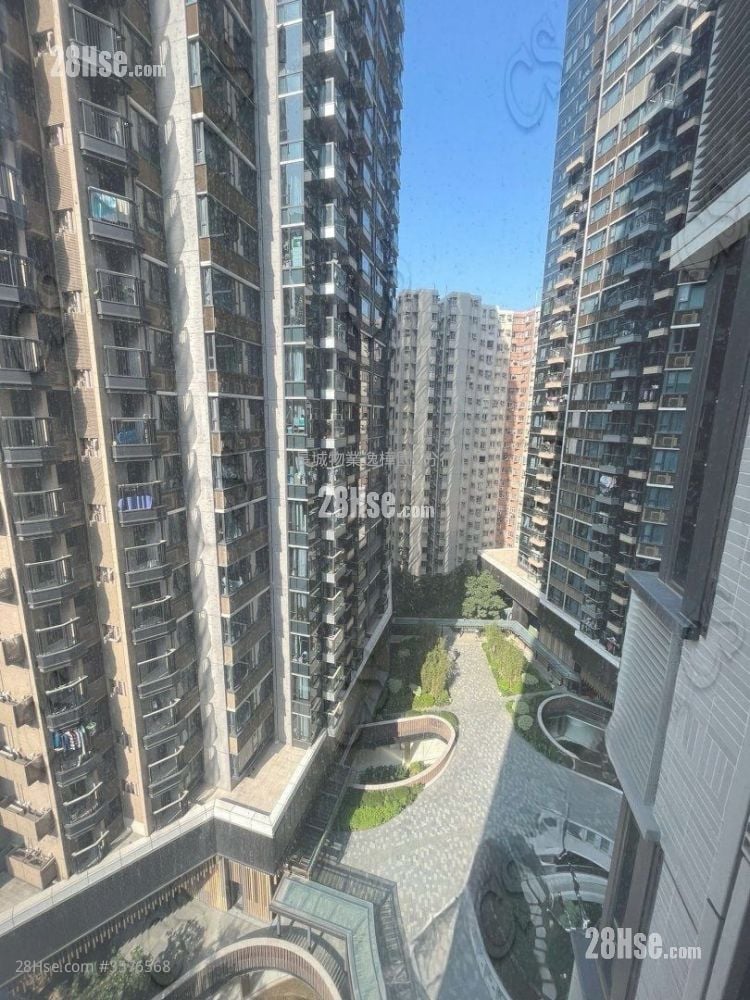 Fleur Pavilia Sell 3 Bedrooms , 2 Bathrooms 829 ft²
