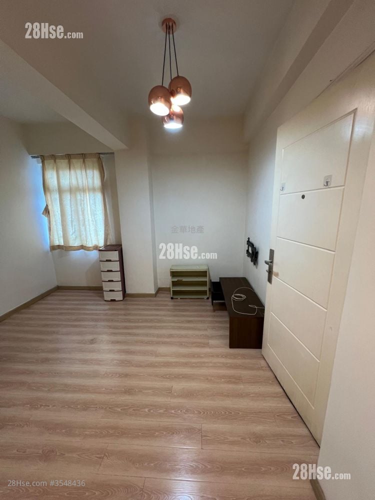 Hillwood Court Rental 2 Bedrooms , 1 Bathroom 412 ft²