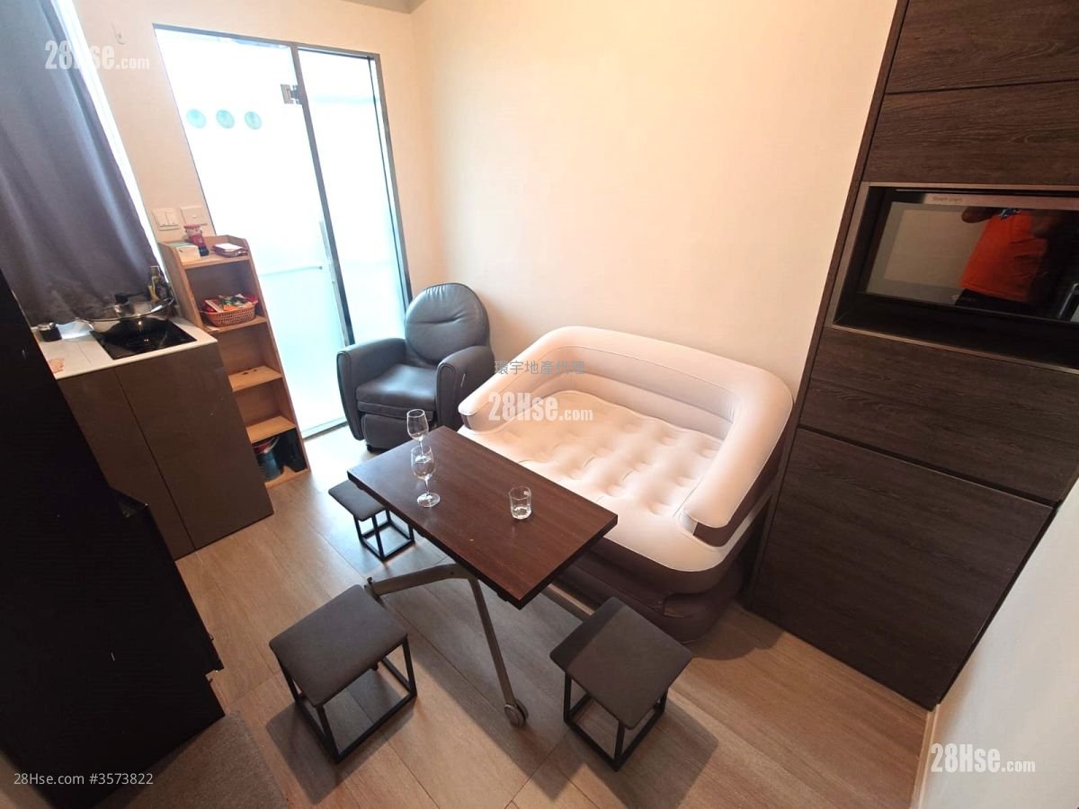 T Plus Rental Studio , 1 Bathroom 128 ft²
