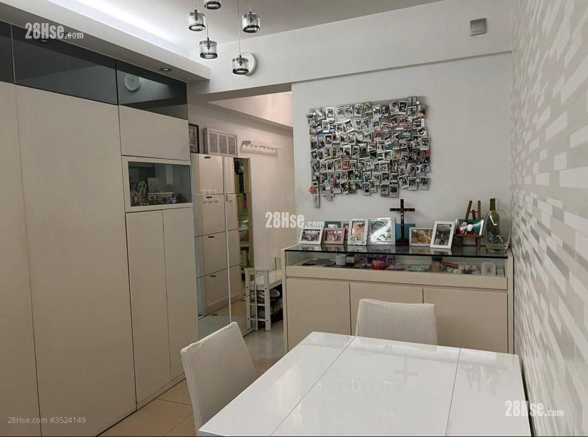 Sky Tower Sell 2 Bedrooms , 1 Bathroom 479 ft² Sky Tower Sell 2 Bedrooms , 1 Bathroom 479 ft²