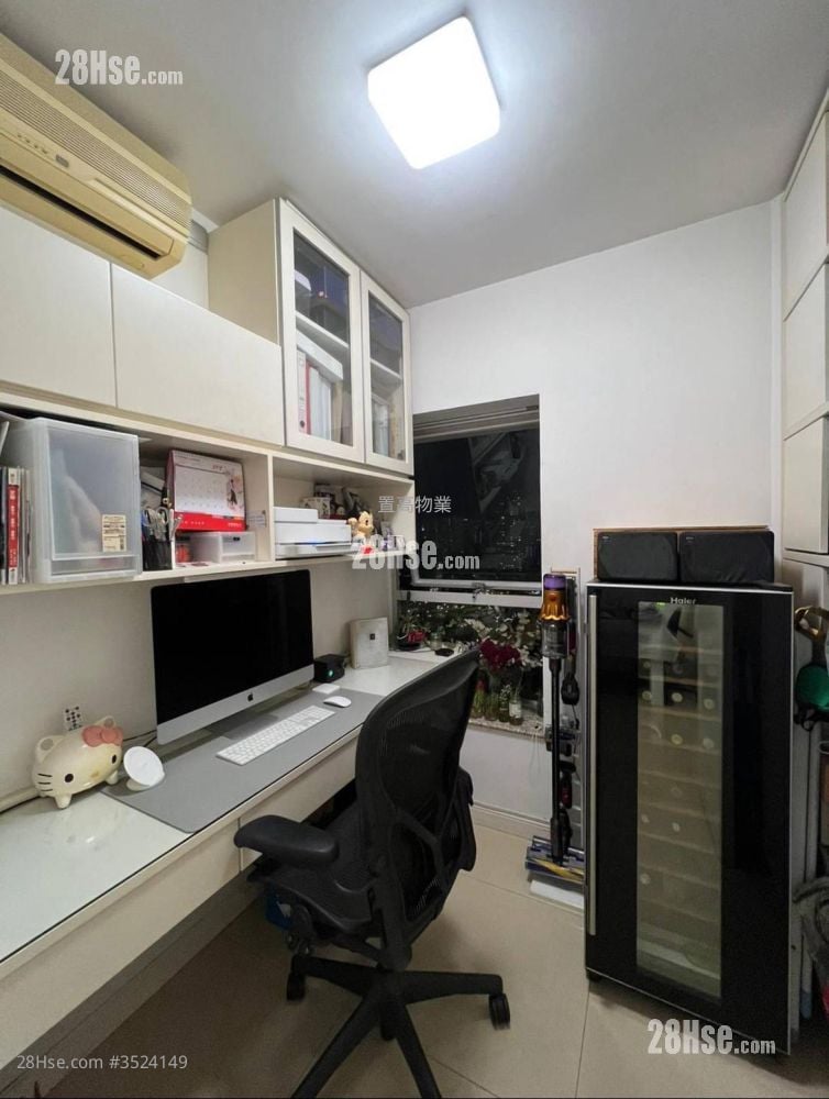 Sky Tower Sell 2 Bedrooms , 1 Bathroom 479 ft² Sky Tower Sell 2 Bedrooms , 1 Bathroom 479 ft²