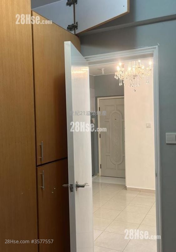 Tak Fook Building Sell 2 Bedrooms , 1 Bathroom 296 ft²