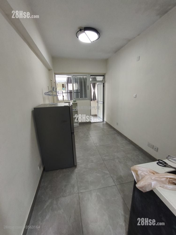 Tung Fat Building Rental Studio , 1 Bathroom 180 ft²