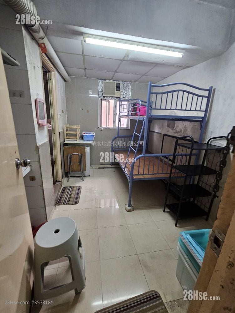 On Foo Building Rental Studio , 1 Bathroom 120 ft²