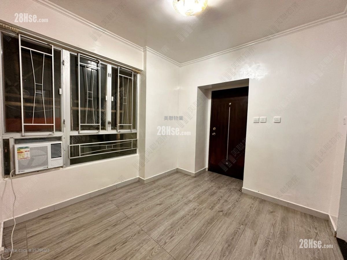 Man Fung Building Rental 2 Bedrooms , 1 Bathroom 270 ft²