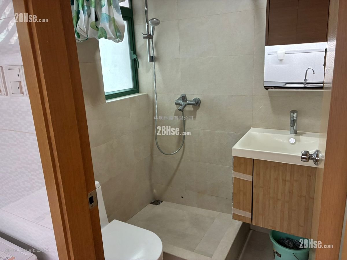 黄达荣大厦 售盘 3 房 , 2 浴室 670 平方尺 黄达荣大厦 售盘 3 房 , 2 浴室 670 平方尺