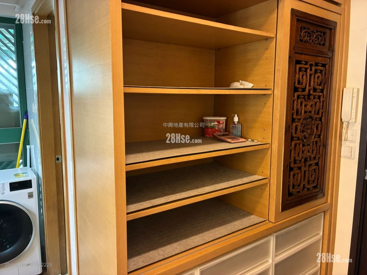 黄达荣大厦 售盘 3 房 , 2 浴室 670 平方尺 黄达荣大厦 售盘 3 房 , 2 浴室 670 平方尺