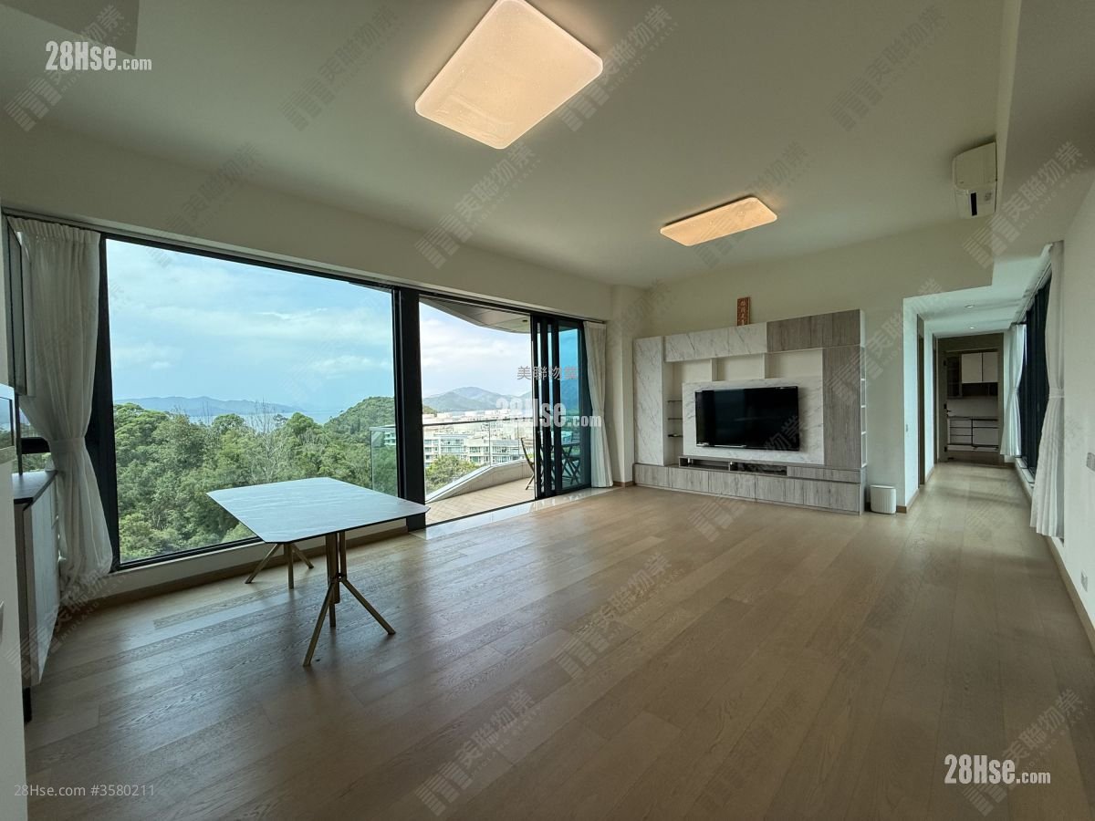The Entrance Rental 4 Bedrooms , 3 Bathrooms 1,602 ft²