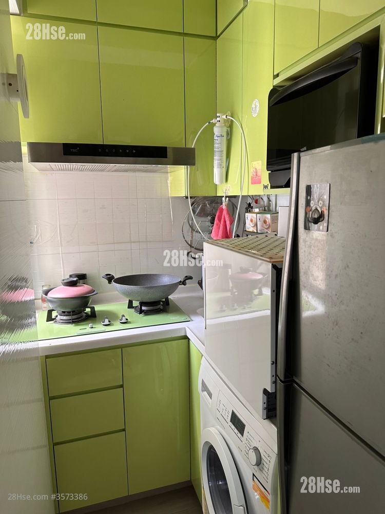 康華大廈 售盤 2 房 300 平方呎 康華大廈 售盤 2 房 300 平方呎