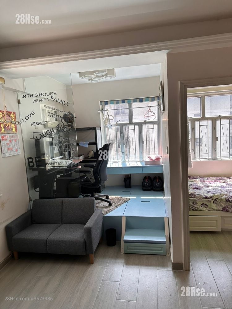 康華大廈 售盤 2 房 300 平方呎 康華大廈 售盤 2 房 300 平方呎