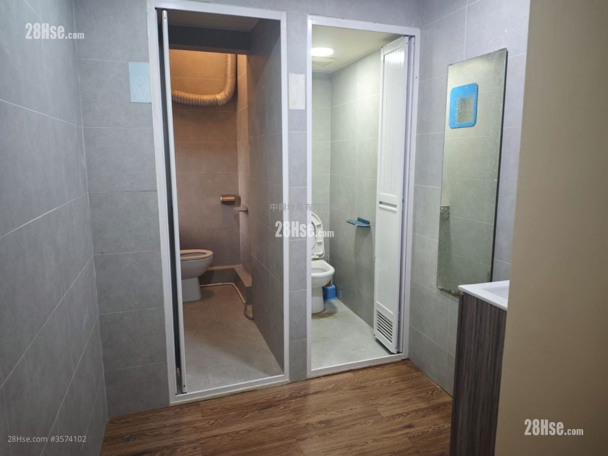 有利大厦 售盘 3 房 , 2 浴室 914 平方尺