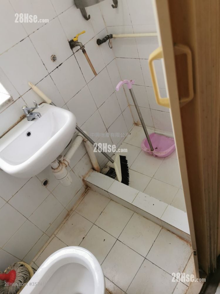 有利大厦 售盘 3 房 , 2 浴室 914 平方尺