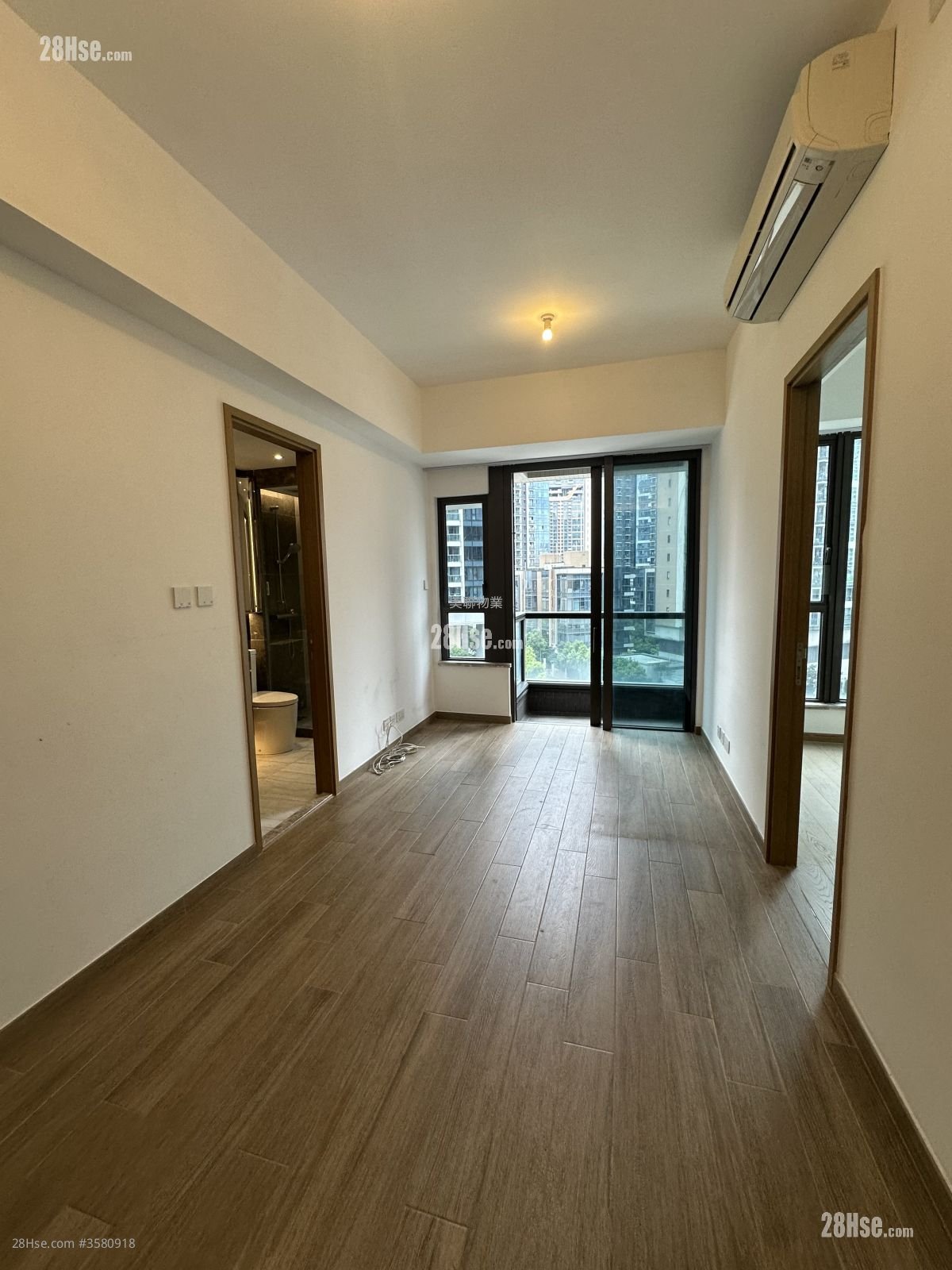 Upper River Bank Rental 3 Bedrooms , 2 Bathrooms 658 ft²