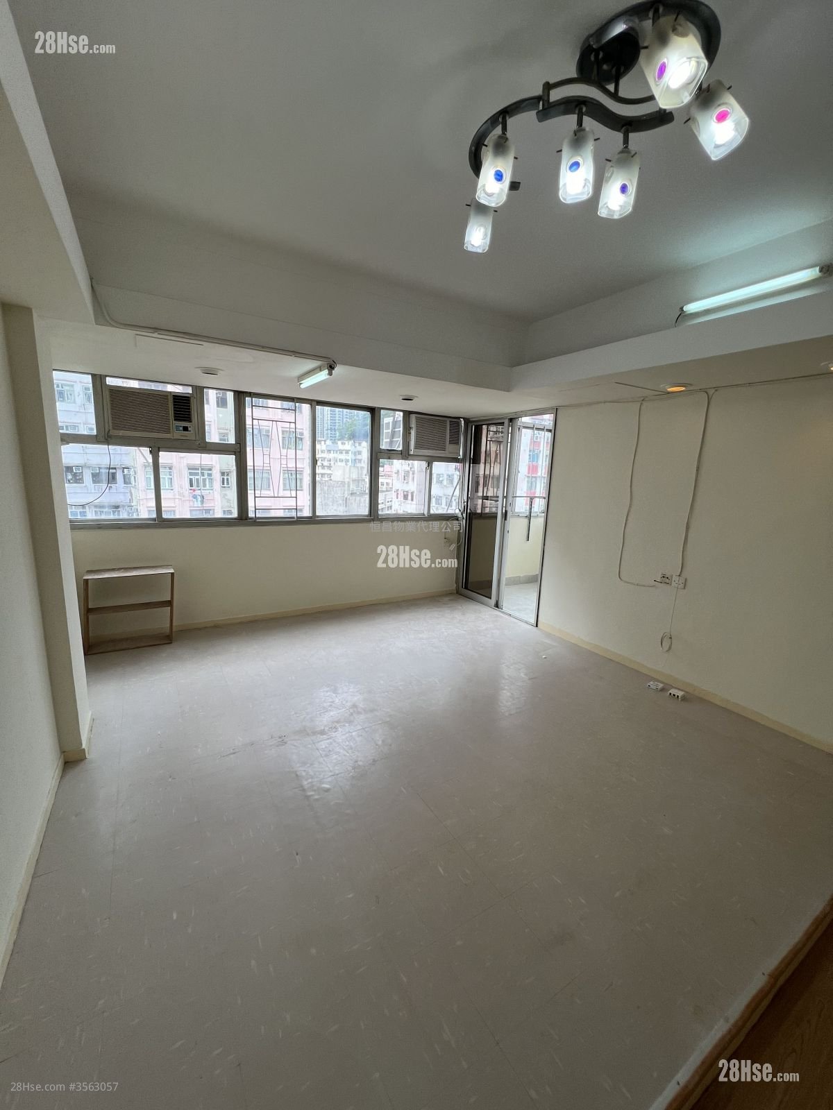 Kai Tak House Rental 4 Bedrooms , 2 Bathrooms 1,040 ft²