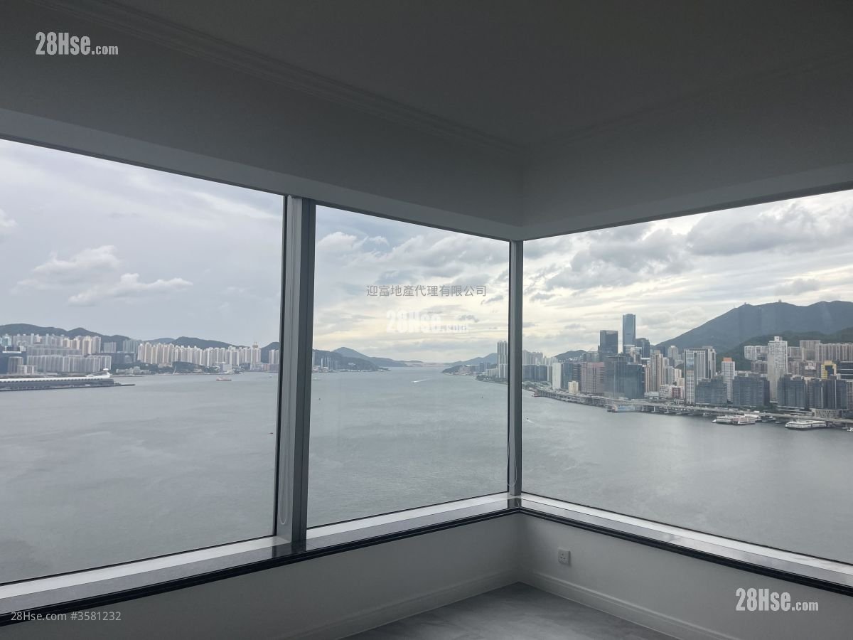 Harbourfront Landmark Sell 4 Bedrooms , 2 Bathrooms 1,420 ft²