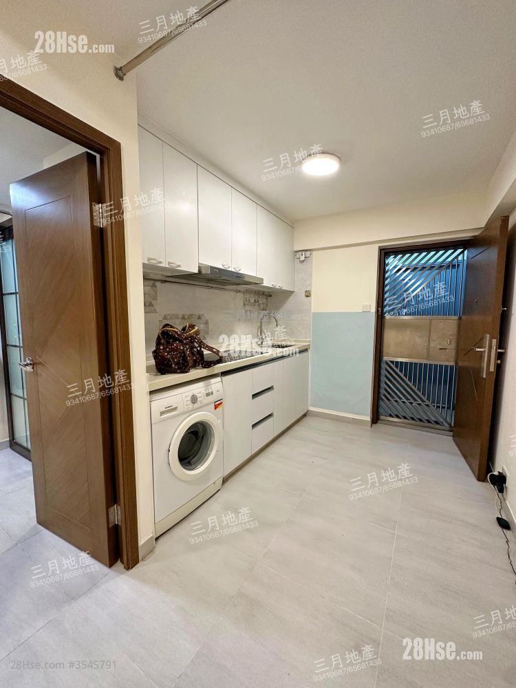 Shing To Building Sell 1 Bedroom , 1 Bathroom 228 ft²