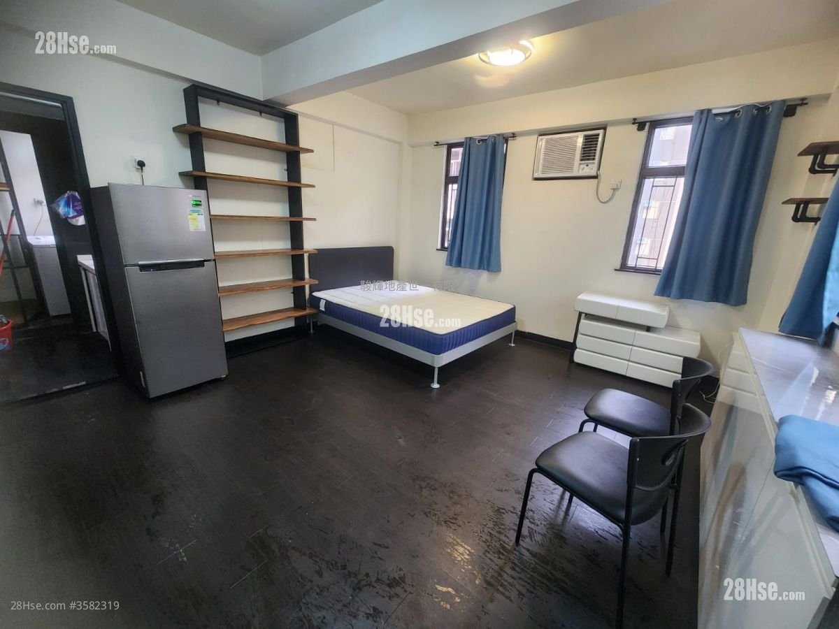 Brilliant Court Rental 311 ft²