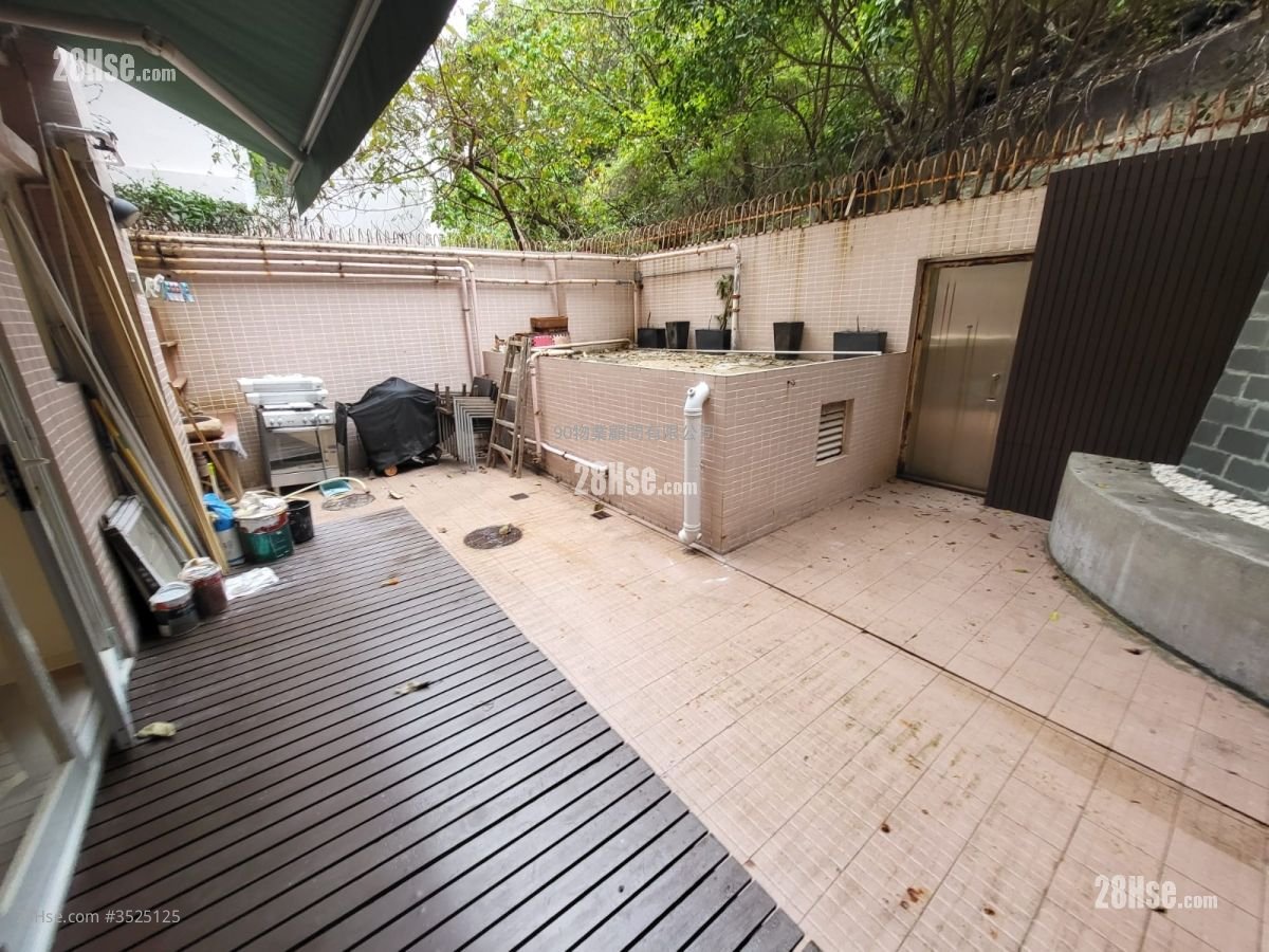 Chin Hom Court Sell 323 ft²