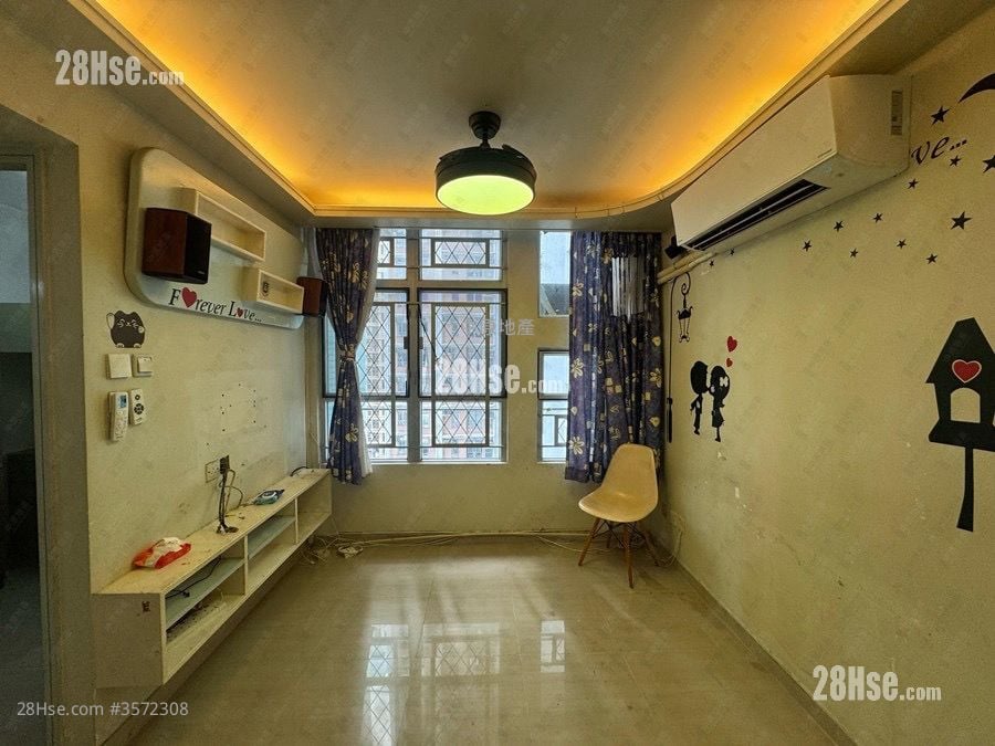 Tin Fu Court Sell 3 Bedrooms , 1 Bathroom 650 ft²