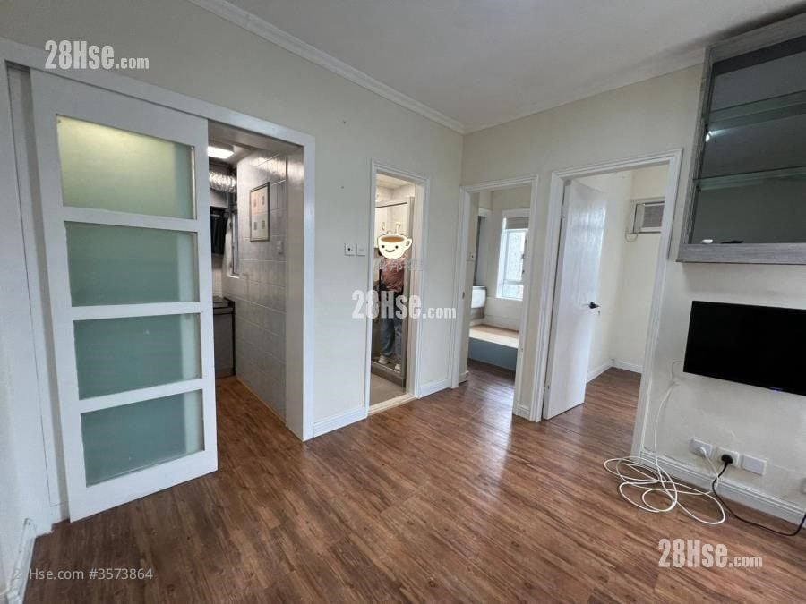 Beautiful Garden Rental 2 Bedrooms , 1 Bathroom 293 ft²