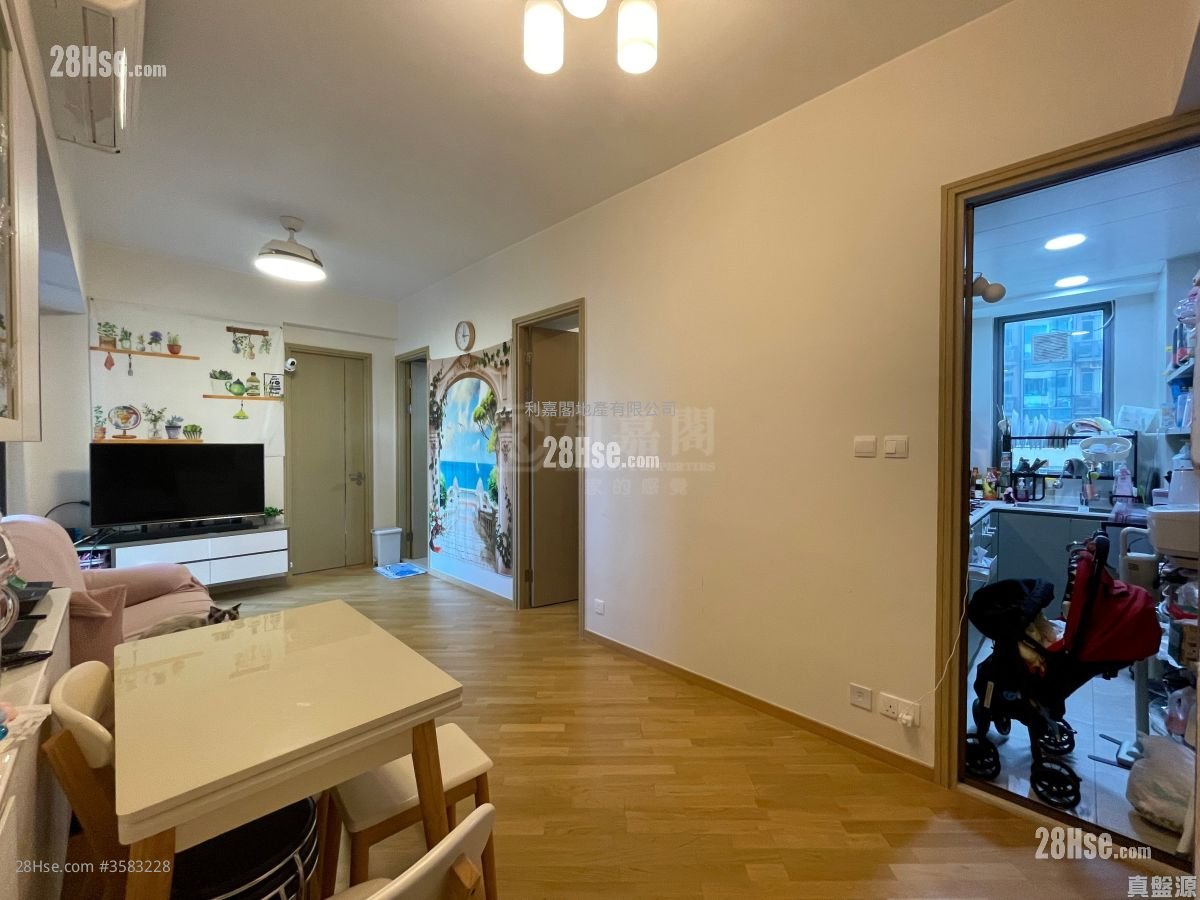 Alto Residences Sell 2 Bedrooms , 2 Bathrooms 576 ft²