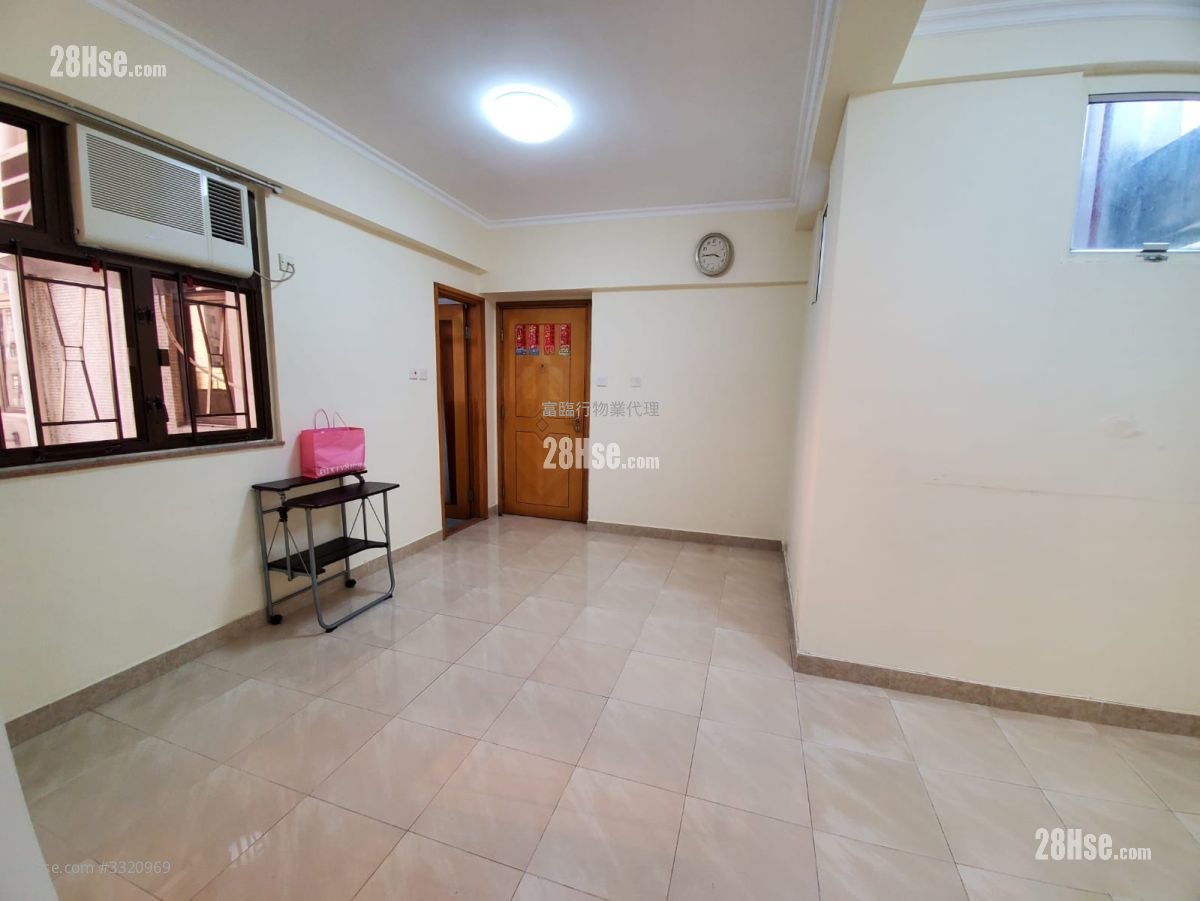 Command Tower Sell 2 Bedrooms , 1 Bathroom 401 ft²