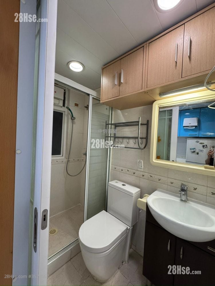 Fok On Building Rental 2 Bedrooms , 1 Bathroom 319 ft²