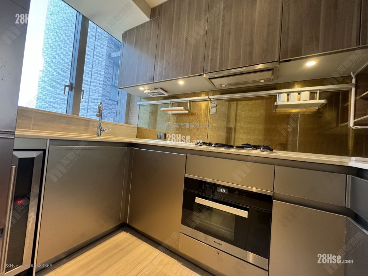 Babington Hill Rental 3 Bedrooms , 2 Bathrooms 742 ft²