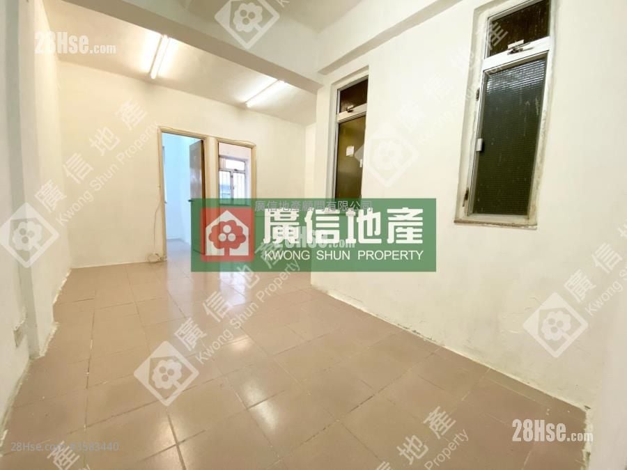 Kwong Yuen Building Sell 2 Bedrooms , 1 Bathroom 389 ft²