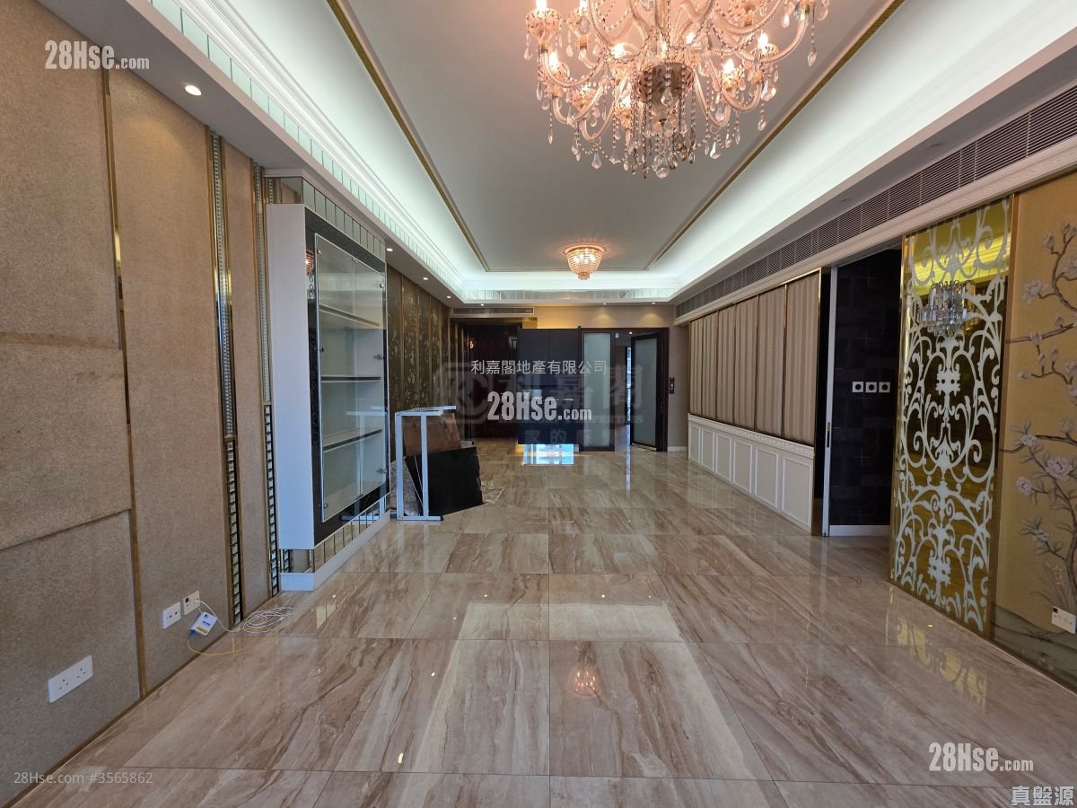 One Mayfair Rental 4 Bedrooms , 3 Bathrooms 1,489 ft²