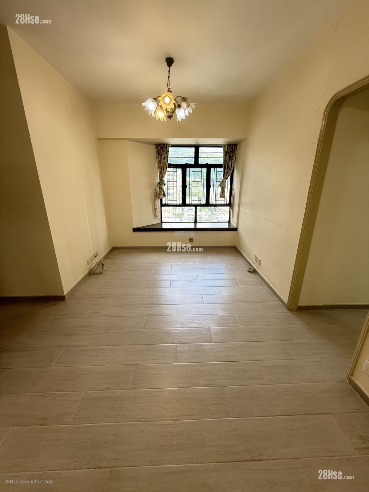 Skyline Plaza Rental 3 Bedrooms , 1 Bathroom 530 ft²