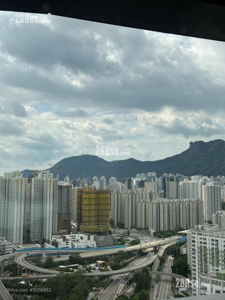 Uptown East Sell 3 Bedrooms , 3 Bathrooms 732 ft² Uptown East Sell 3 Bedrooms , 3 Bathrooms 732 ft²