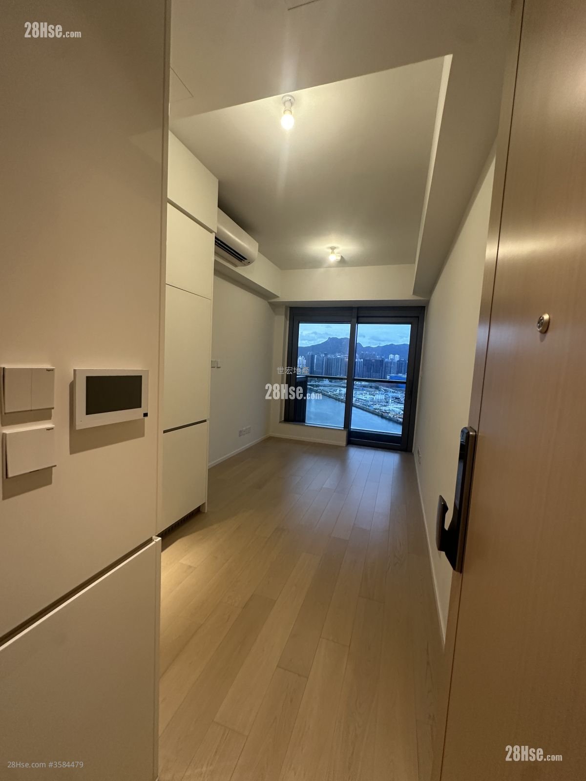 Double Coast Sell 2 Bedrooms , 1 Bathroom 420 ft²