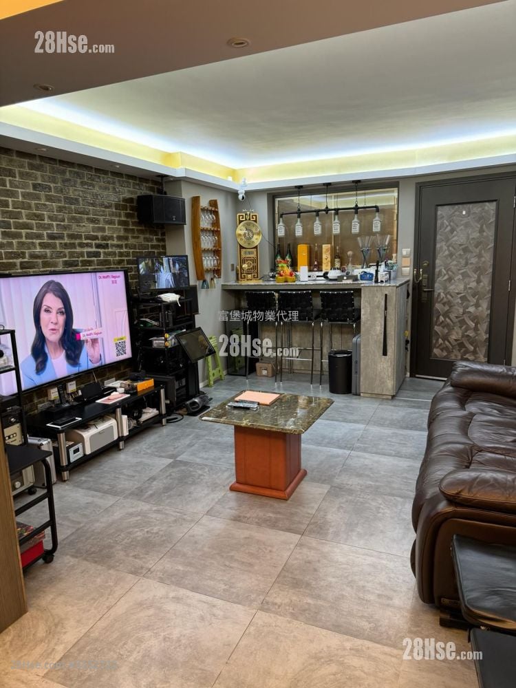 Chap Wai Kon New Village Sell 3 Bedrooms , 1 Bathroom