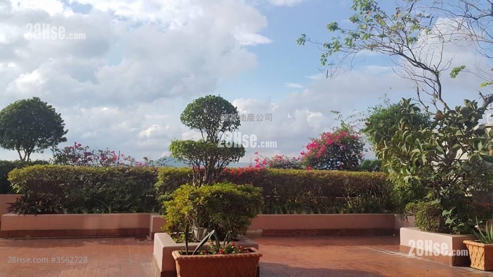 Serene Court Sell 3 Bedrooms , 2 Bathrooms 691 ft²