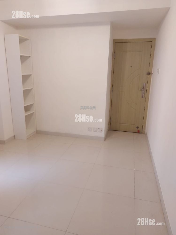 Sun Shing Centre Sell 2 Bedrooms 290 ft²
