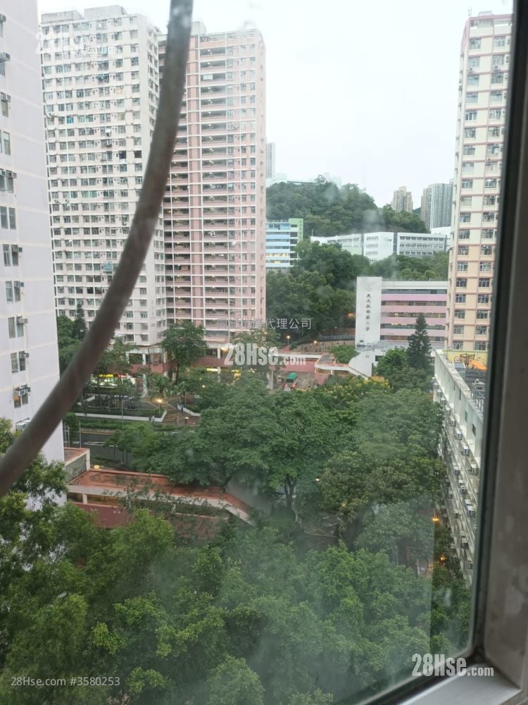Man Fuk Building Rental 2 Bedrooms , 1 Bathroom 375 ft²