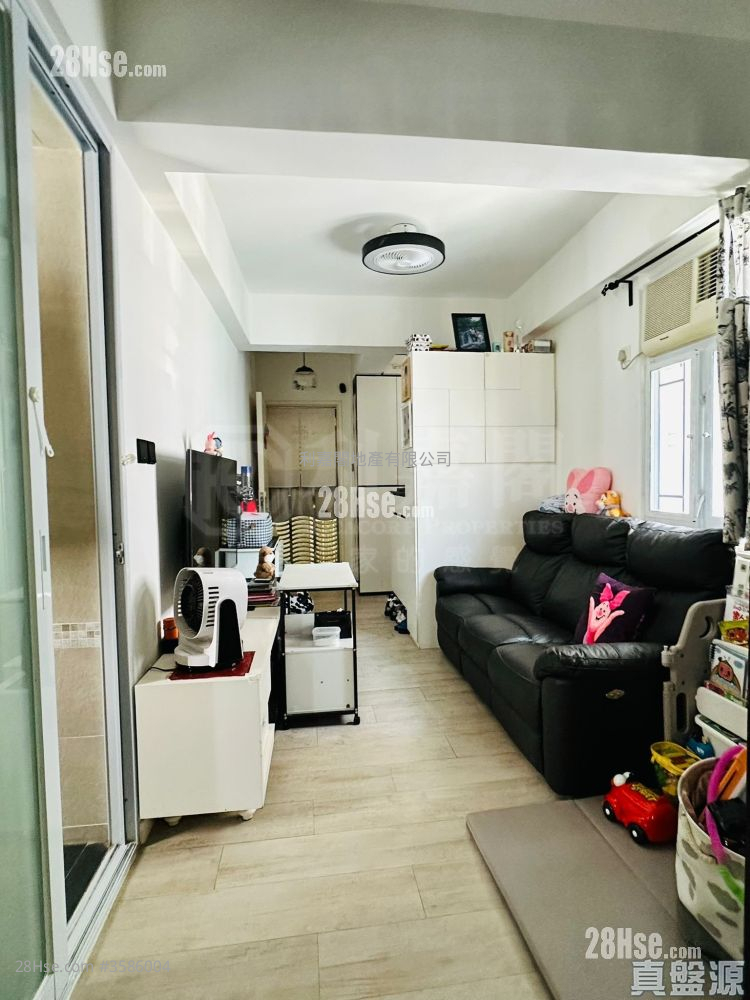 Po Tin Building Sell 1 Bedroom , 1 Bathroom 318 ft²