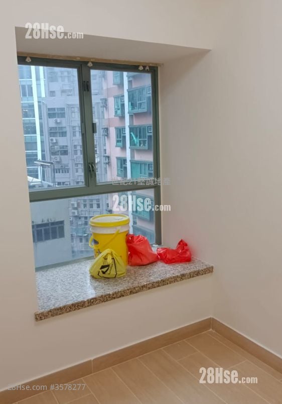Queen's Terrace Sell 2 Bedrooms , 1 Bathroom 322 ft²