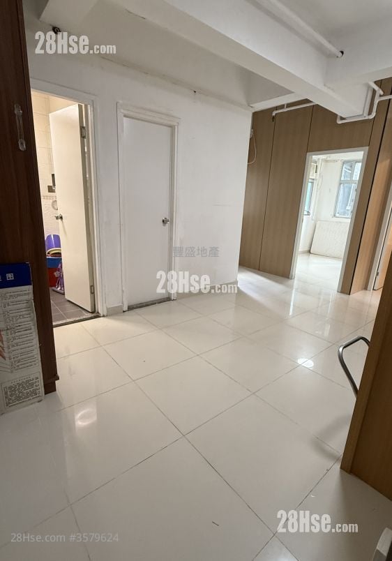 Ealing Court Rental 2 Bedrooms , 1 Bathroom 420 ft²