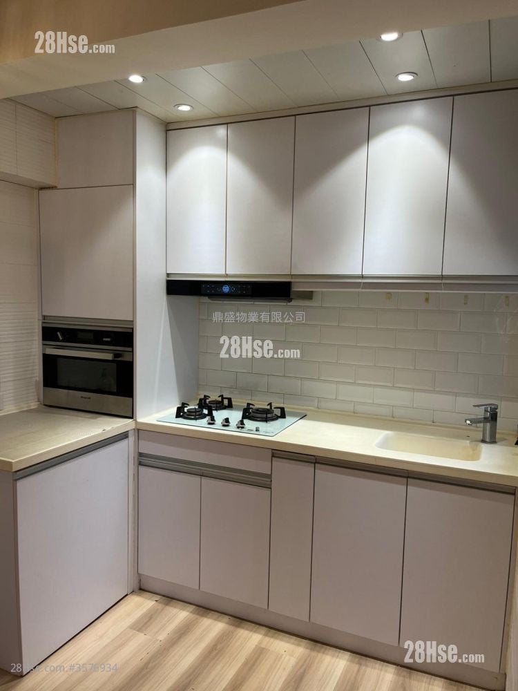 Hing Hon Building Rental 2 Bedrooms , 1 Bathroom 489 ft²