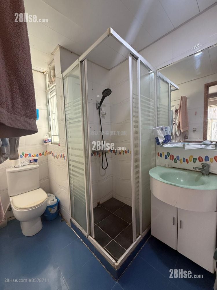 Hung Hay Building Rental 2 Bedrooms , 1 Bathroom 305 ft²