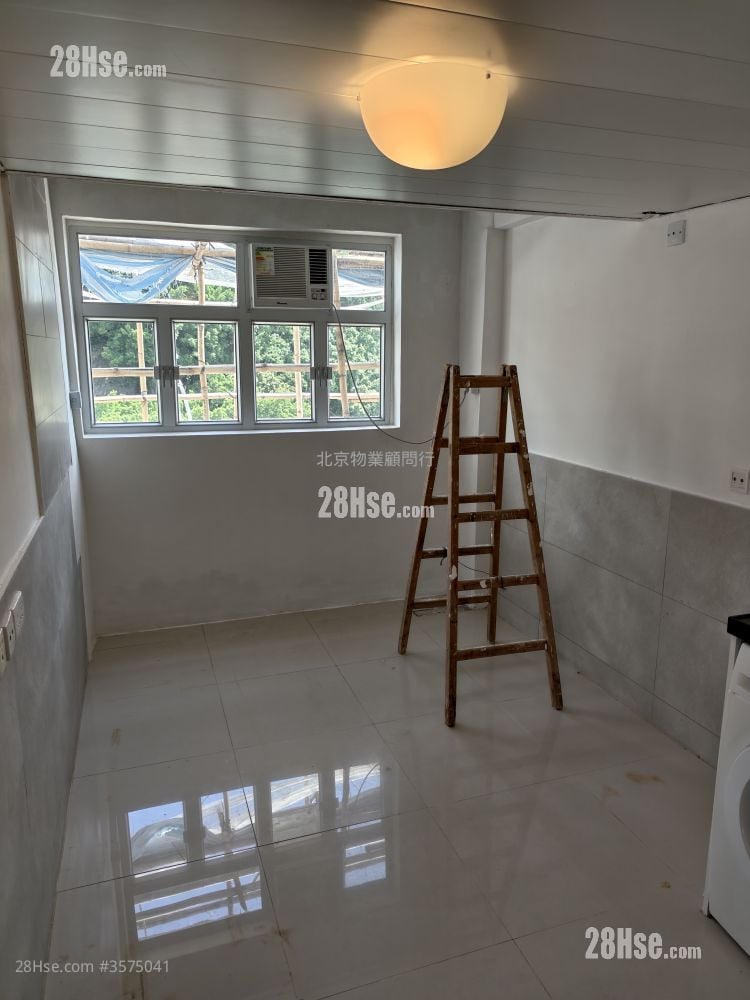 Yau Fook Building Rental Studio , 1 Bathroom 130 ft²