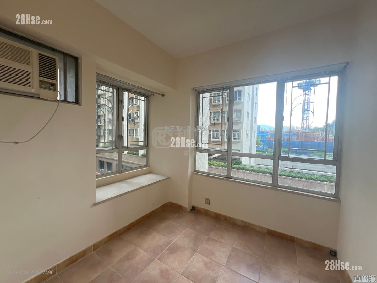 Fanling Centre Sell 2 Bedrooms , 1 Bathroom 368 ft²