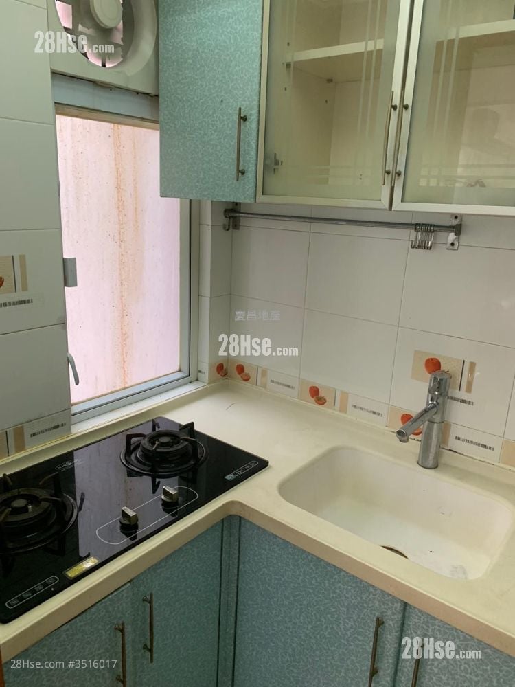 Ngan Fai  Building Sell 2 Bedrooms , 1 Bathroom 333 ft² Ngan Fai  Building Sell 2 Bedrooms , 1 Bathroom 333 ft²