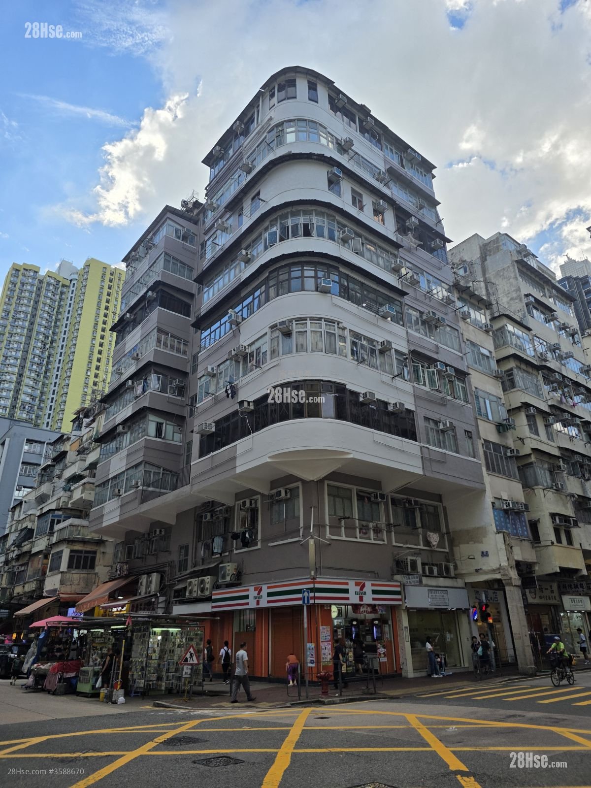 Kui Cheong Building Sell 3 Bedrooms , 3 Bathrooms 660 ft²