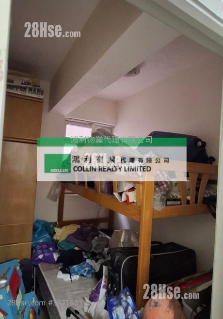 Tung Fat Building Sell 3 Bedrooms , 1 Bathroom 474 ft²
