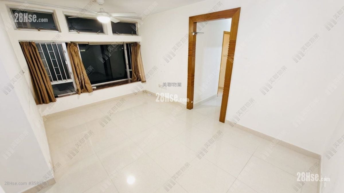Riviera Gardens Rental 3 Bedrooms , 1 Bathroom 559 ft²
