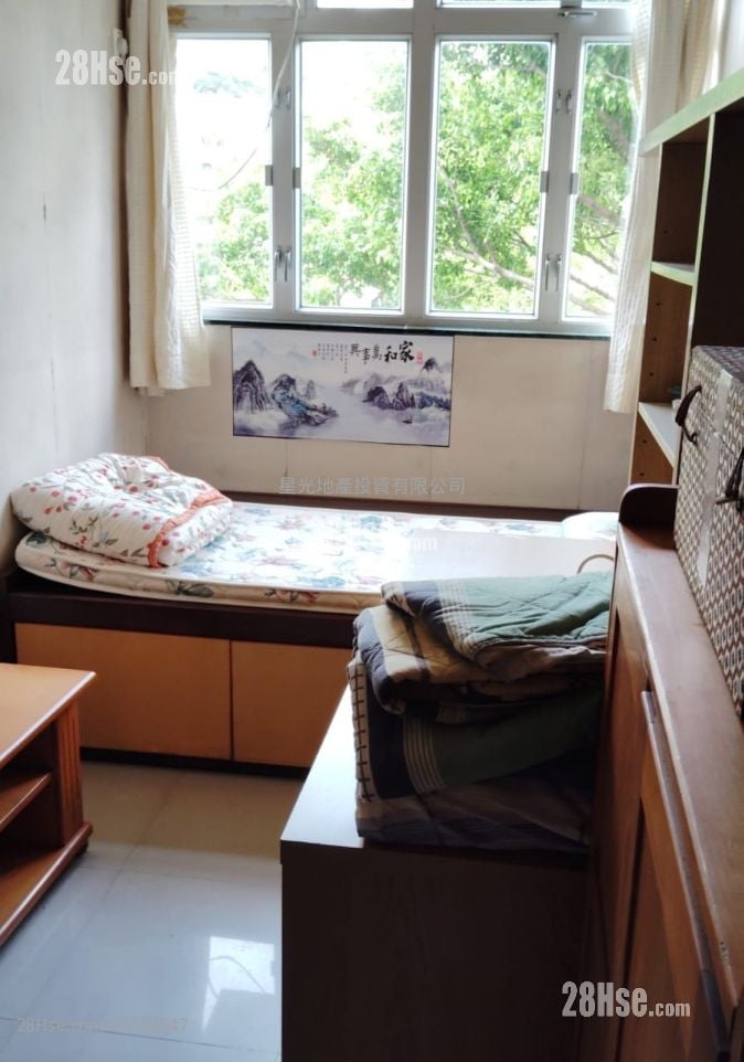 Ying Lun Building Rental 4 Bedrooms , 1 Bathroom 833 ft²